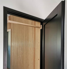 Klimmzugstange aus Holz für den Türrahmen
